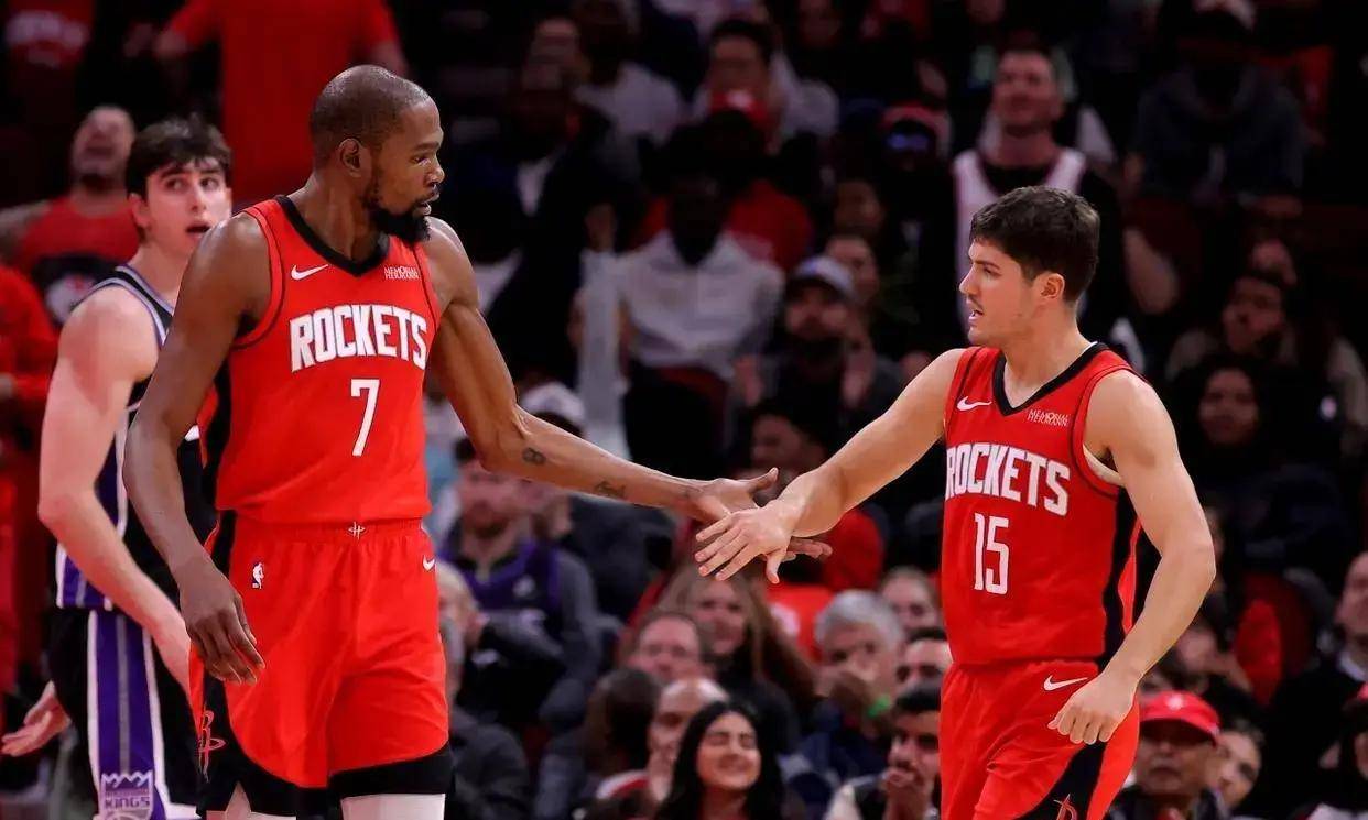 开云体育APP下载-步行者鏖战湖人，杜兰特扛起全队