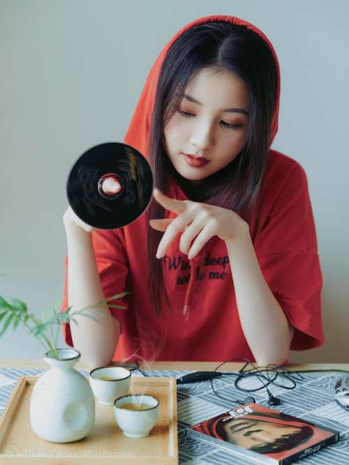 幽灵幻影！卡拉斯科用鬼魅突进撕裂空间，智利战术焦点令莱比锡红牛窒息