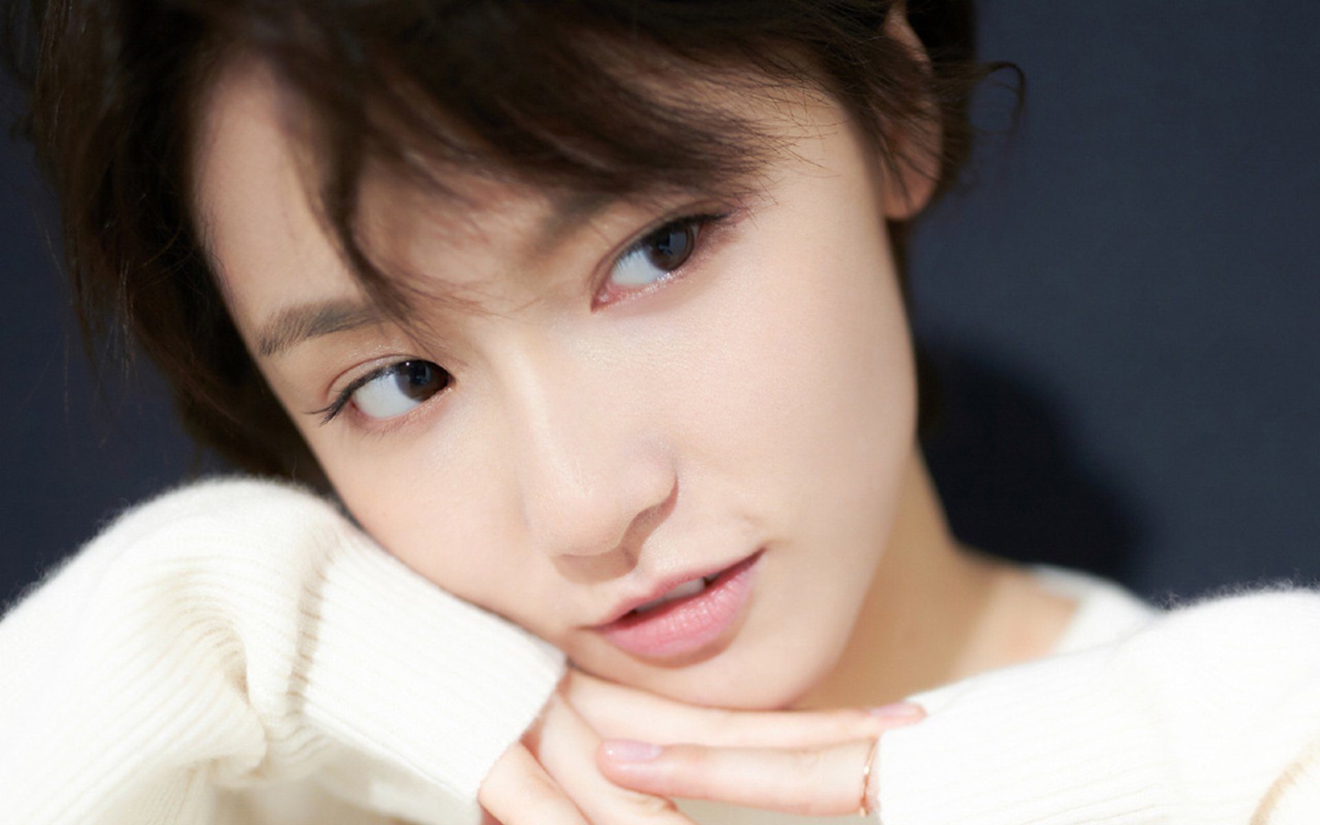 绿茵交响曲，巴西的节奏艺术与库尔图瓦的孤勇独奏