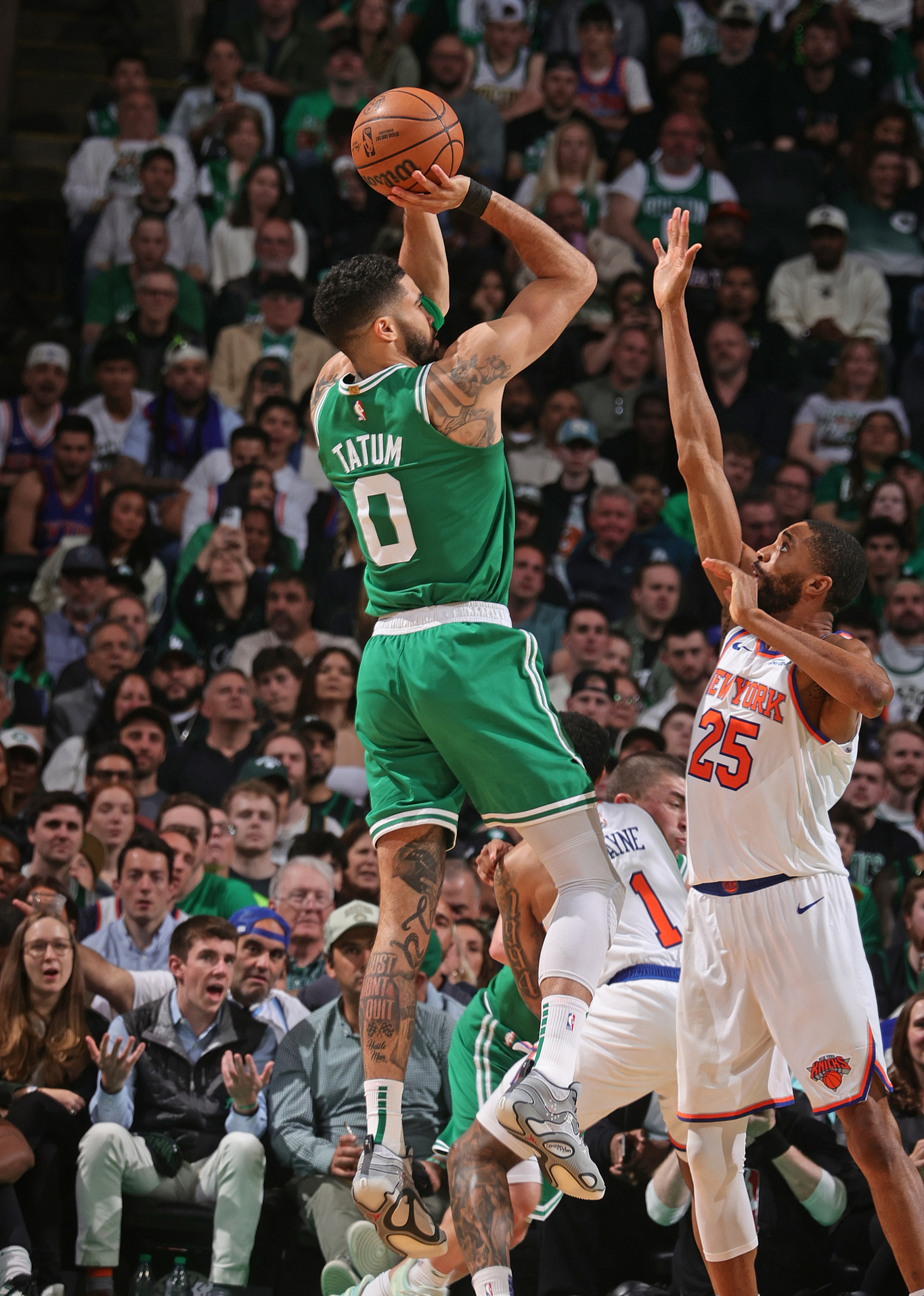 保罗点燃赛场，猛龙狂胜凯尔特人