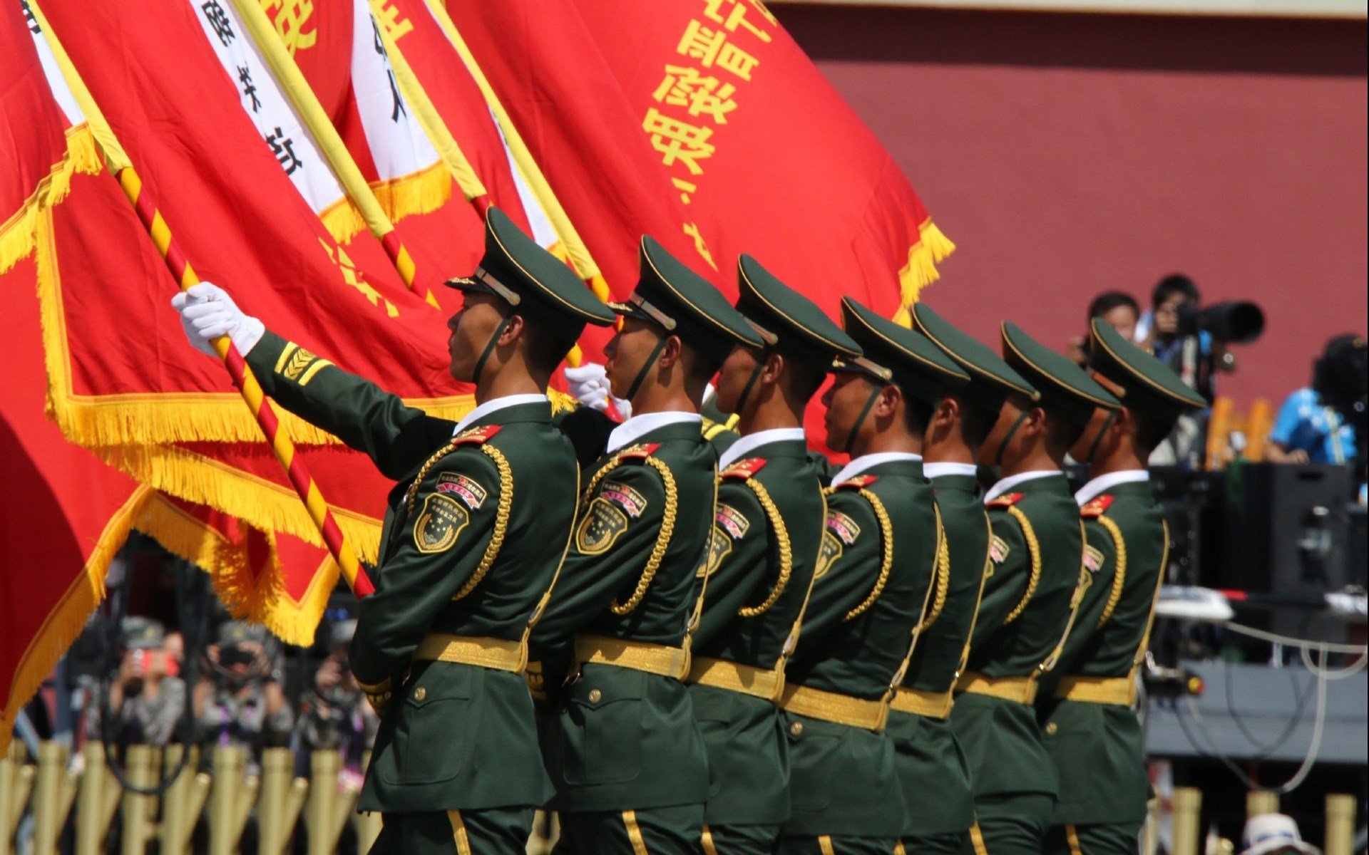 阿根廷击溃黄色潜水艇!马丁内利连珠炮拉开胜利鸿沟