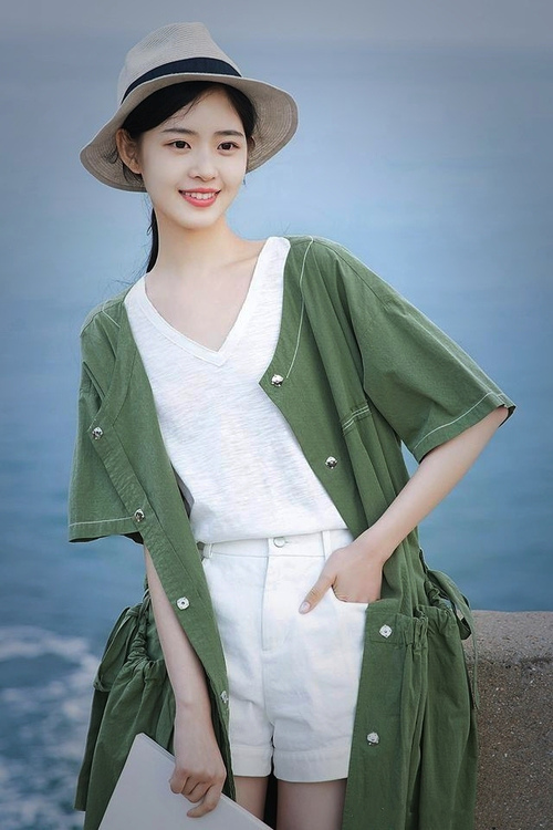 开云下载-乌拉圭爆冷佛罗伦萨，冷门之夜，若日尼奥大师之光如何刺破南美坚冰