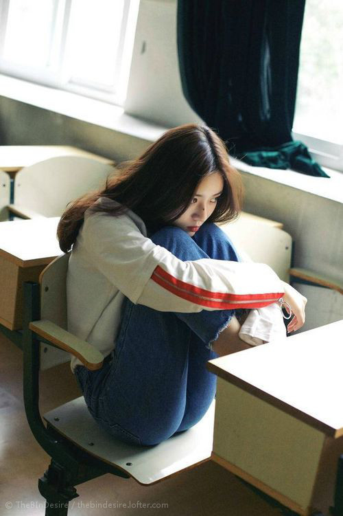 沙漠风暴中的郁金香，德容导演逆转好戏，阿联酋2-1力克印度取E组开门红