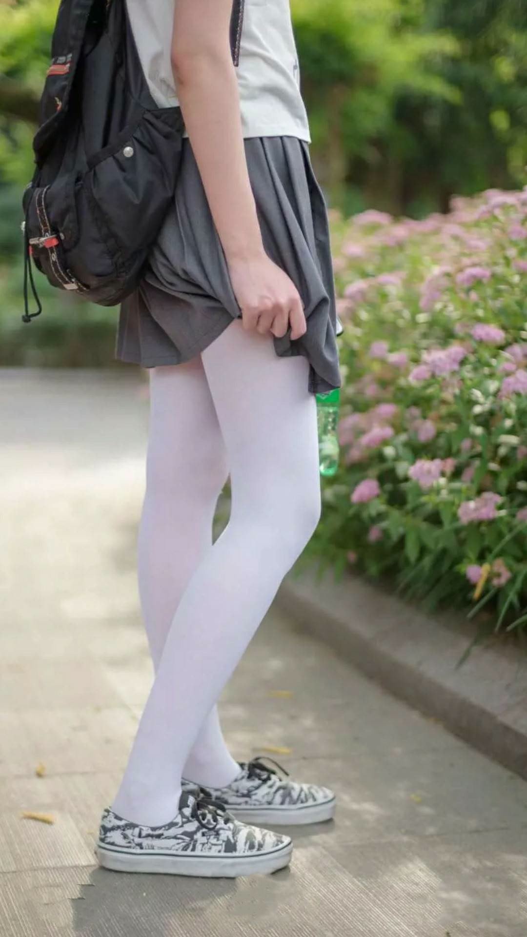 开云官网-南美霸主轰然倒塌！罗马尼亚四球大破巴西，佩德里一人惊艳全场